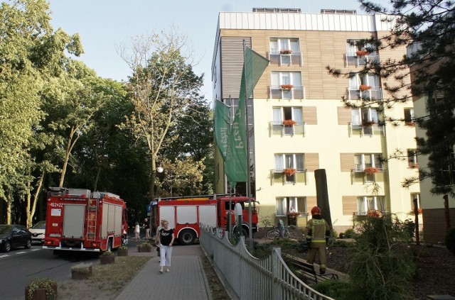 Trzy zastępu straży pożarnej interweniowały dziś (29 czerwca) w Sanatorium "Przy tężni" w Inowrocławiu. Powodem było zadymienie w budynku, w którym mieści się basen. Zdarzenie miało miejsce ok. godz. 19.