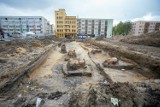 Odkrycia archeologiczne na Starym Rynku w Słupsku. Historia ożywa pod stopami mieszkańców