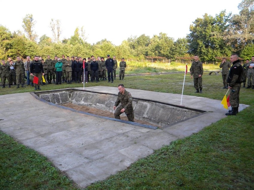 Uczniowie ZS nr 1 w Myszkowie byli na mistrzostwach sportowo-obronnych Commando 2011