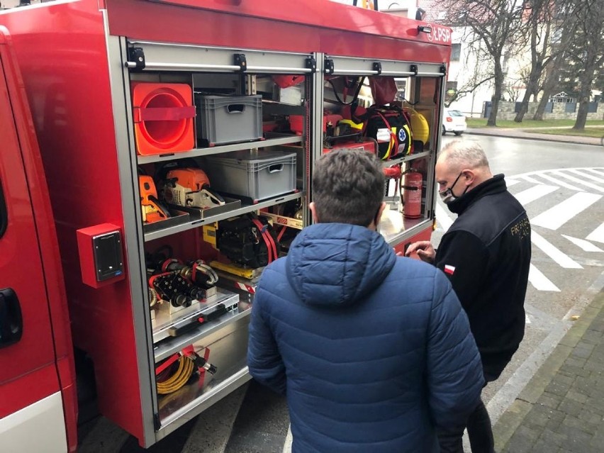 Strażacy z OSP Dąbrowa mają nowy specjalistyczny wóz ZDJĘCIA 