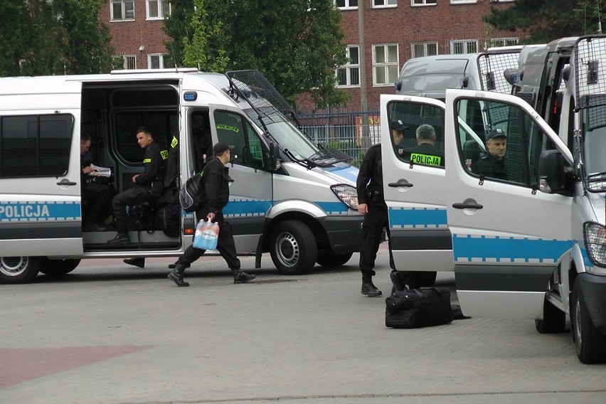 W piątek do Poznania i Gdańska wyjechali policjanci z...
