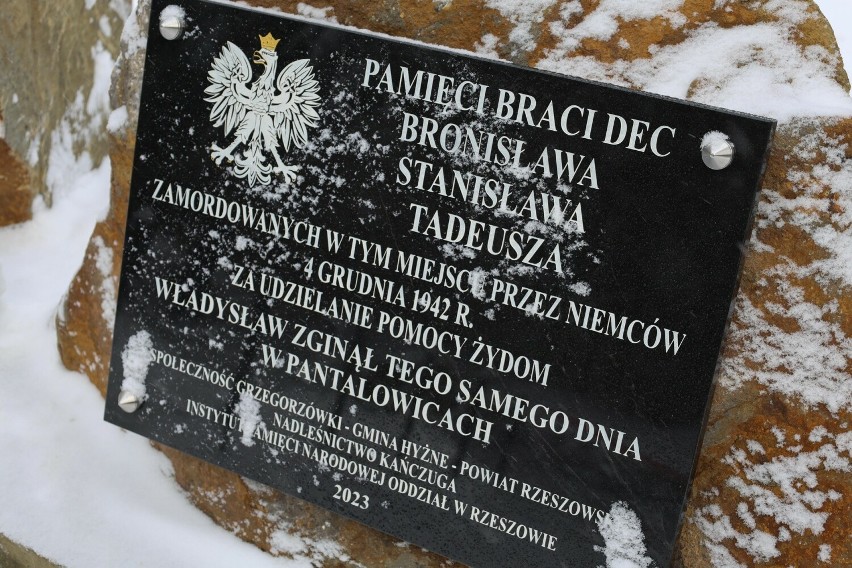 3 grudnia w Grzegorzówce odbyły się uroczystości odsłonięcia...