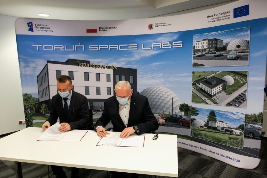 Podpisanie umowy na budowę Toruń Space Labs