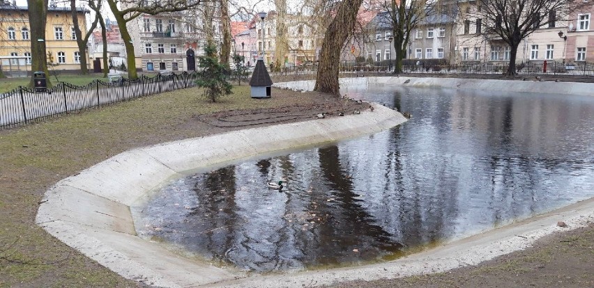 Park przy placu Kościuszki. Przez lata  w sezonie pojawiały...