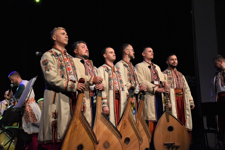 Narodowa Kapela Bandurzystów Ukrainy wystąpiła w Człuchowie. Wyjątkowy koncert to podziękowanie dla miasta za pomoc Ukrainie ZDJĘCIA 