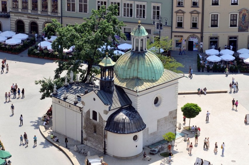 3. Kościół Św. Wojciecha - II poł. XI w. [Rynek Główny 2]