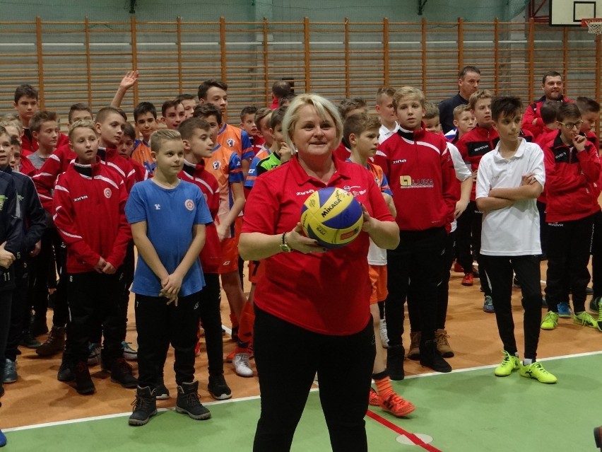 W niedzielę turniej charytatywny w Wieluniu. Można pomóc 16-letniej Karolinie [ZAPOWIEDŹ]