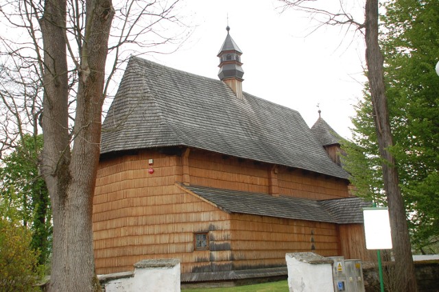 Jedną z atrakcji turystycznych jest XV-wieczny kościół Przemienienia Pańskiego w Osieku Jasielskim