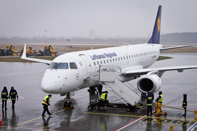 Ryanair i Lufthansa to linie lotnicze odpowiedzialne za największą część ruchu pasażerskiego na bydgoskim lotnisku.
