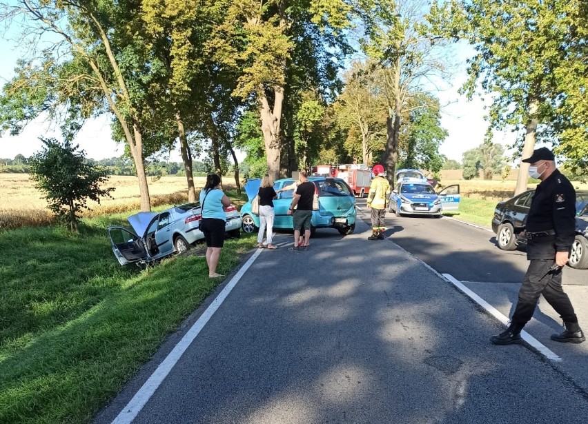 Gm. Stare Pole. Trzy samochody zderzyły się na drodze krajowej nr 22. Jedna osoba trafiła do szpitala