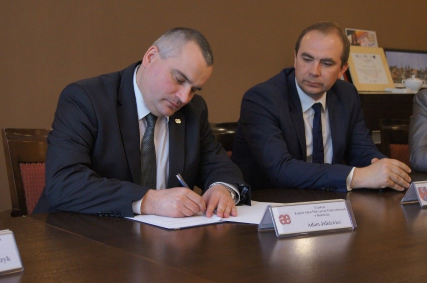 Manuli Hydraulics podpisało porozumienie z ZSEE w Radomsku....
