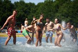 Klub Prawy Brzeg: Przyjdź na pool party nad Wisłą!