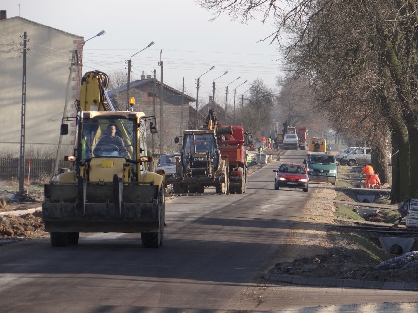 Inwestycje na drodze Wieluń-Gaszyn-Skomlin na ukończeniu [ZDJĘCIA]