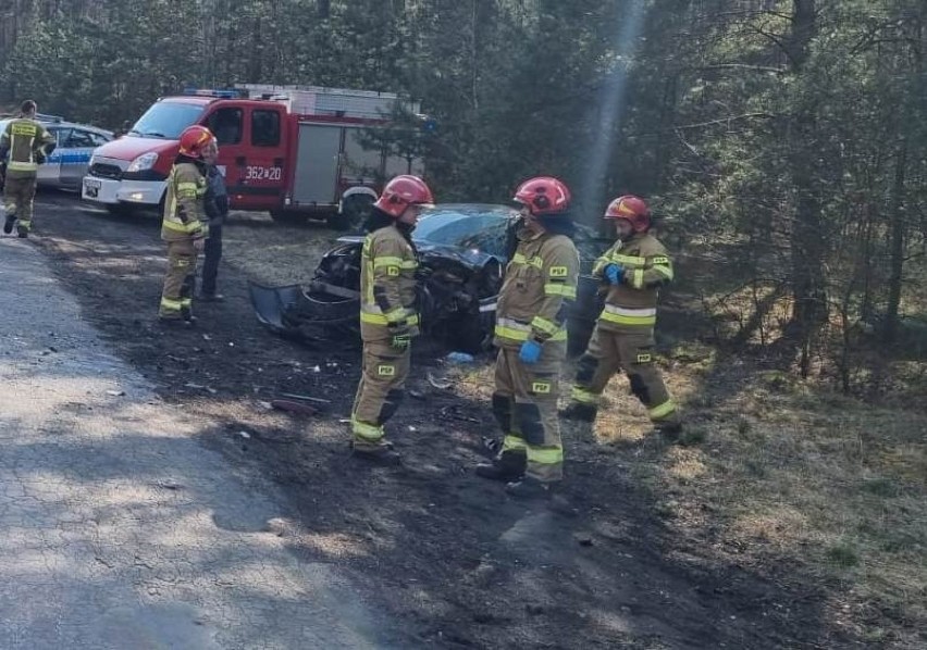 Poważny wypadek pod Gubinem. Czołowe zderzenie na trasie...