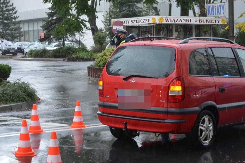 Głogów: Potrącenie na przejściu dla pieszych. Kobieta trafiła do szpitala