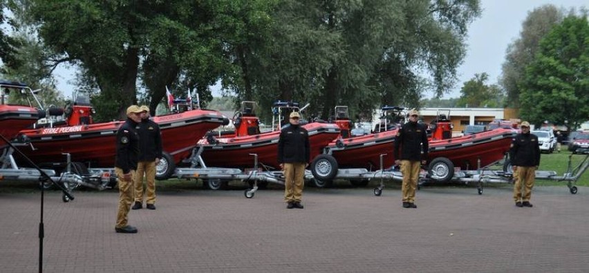 Strażacy ochotnicy ze Stepnica mają nową łódź