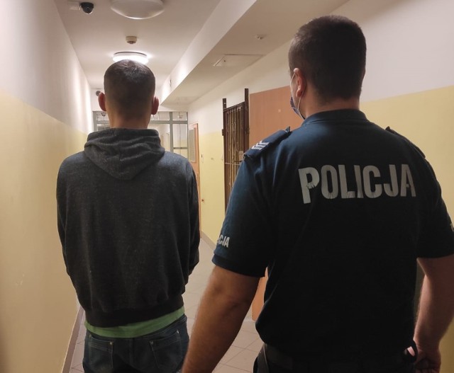 Złodziej z Piotrkowa w rękach policji. W mieszkaniu miał też narkotyki