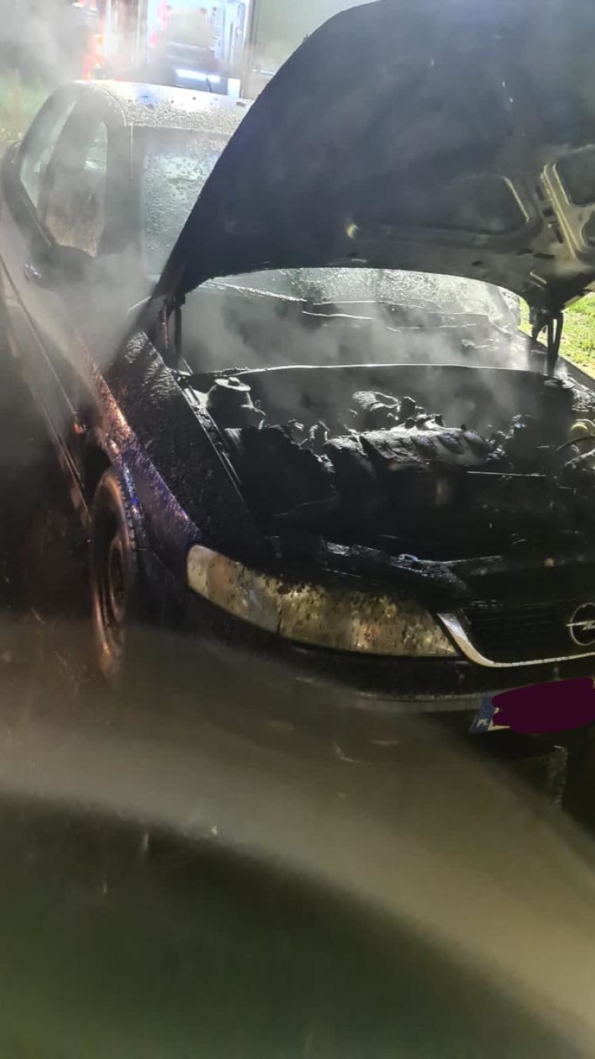 OSP Żukowo w akcji. Wypadek w Lniskach i pożar samochodu w Przyjaźni - dwie osoby poszkodowane