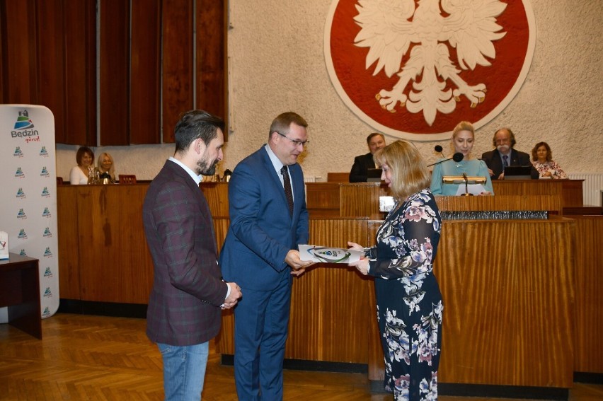 Najlepsi będzińscy uczniowie i studenci odebrali gratulacje...