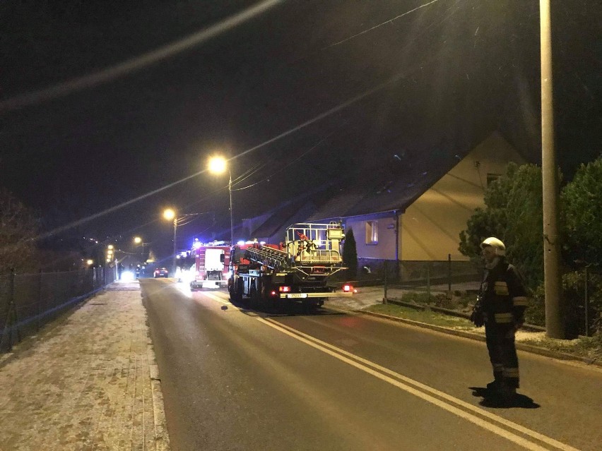 Pożar w Smolnie: przy ul. Puckiej zapaliły się sadze w kominie (12.12.2019)