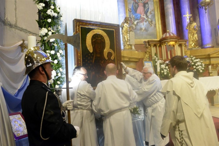 ŚMIGIEL. Obraz Matki Bożej przybył do parafii farnej