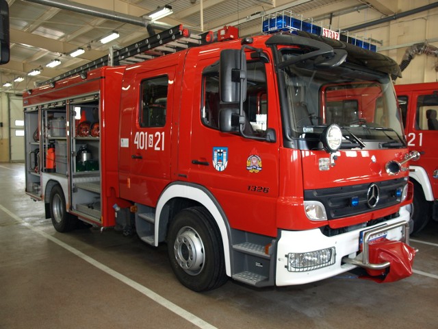 Nowy mercedes zastąpił stare volvo, które z kolei otrzymają strażacy z Trzebielina