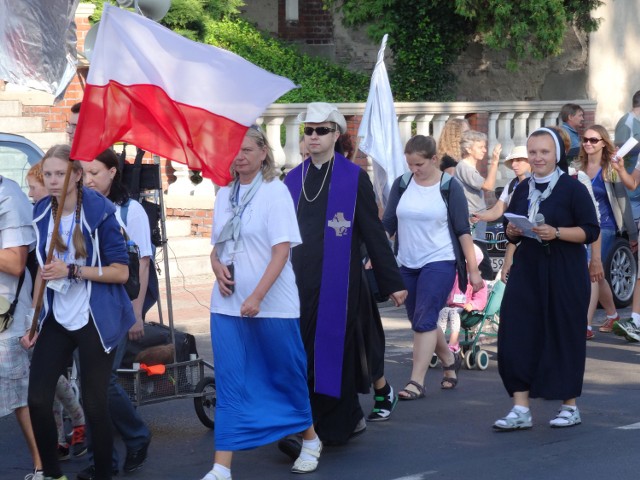 !2 grup pielgrzymów z Kalisza i 11 grup promienistych z sąsiednich miejscowości jest już w drodze do Częstochowy