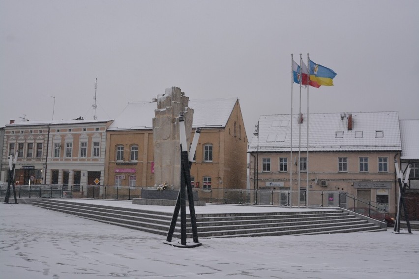 Zimowe krajobrazy z Sępólna Krajeńskiego. Oto zdjęcia z pierwszego śniegu sezonu 2023/2024