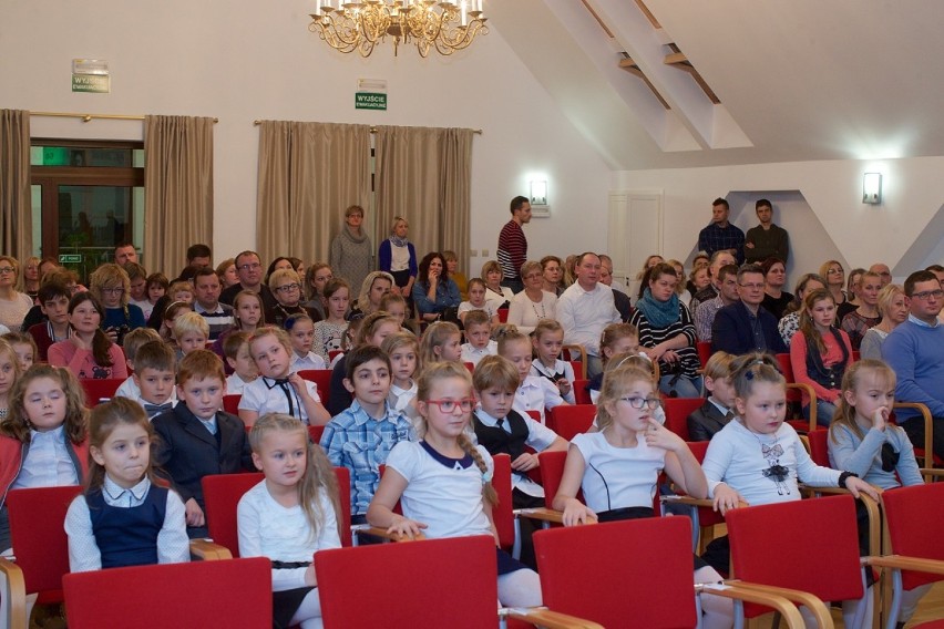 Ślubowanie uczniów Państwowej Szkoły Muzycznej i pierwsze koncerty na 111 zdjęciach Tadeusza Surmy