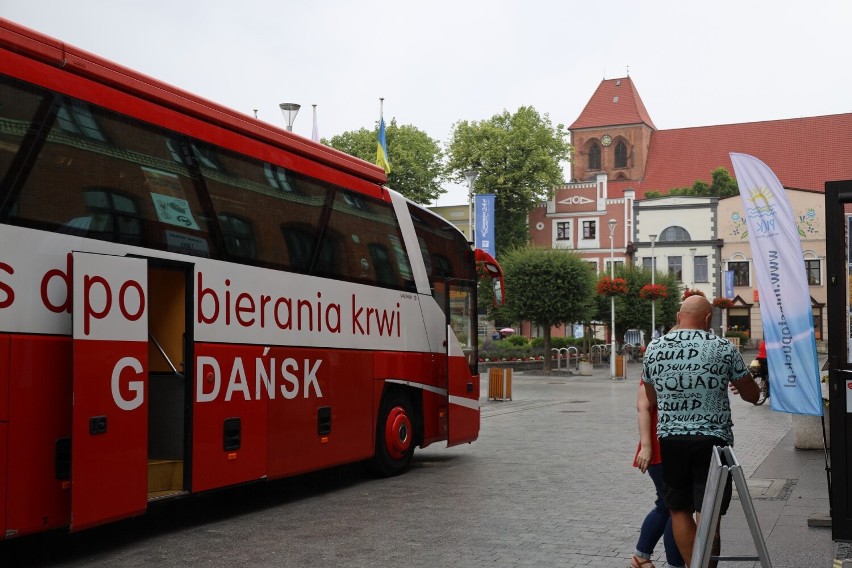 Mobilny pobór krwi z RCKiK w Gdańsku na Starym Rynku w Pucku - 30 czerwca 2023 r.