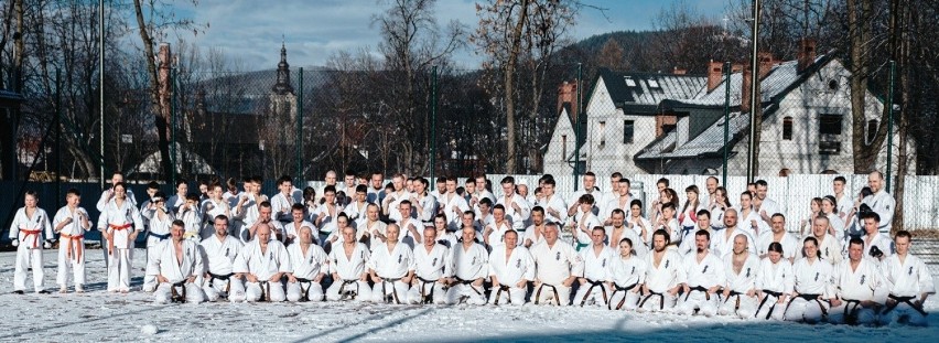 Ponad 120 karateków szlifowało formę w Limanowej [ZDJĘCIA] 