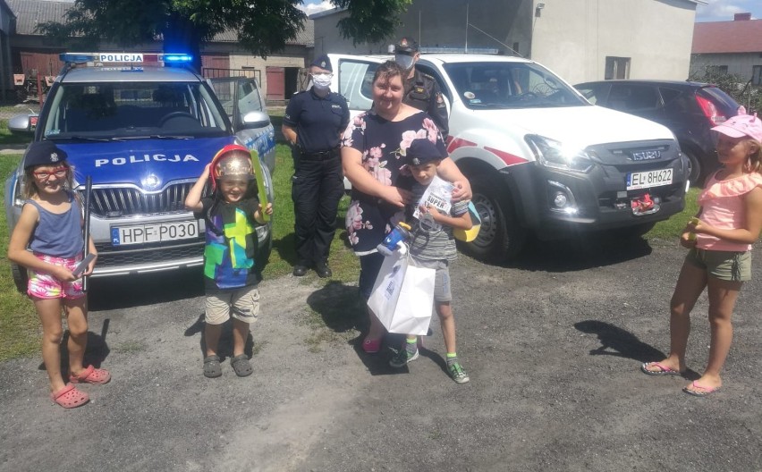 Policjanci i strażacy z Rawy Mazowieckiej spełnili marzenie chorego pięciolatka