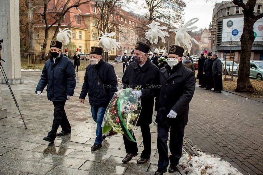 Wałbrzych. Barbórka 2020 inna niż wszystkie. Górnicy złożyli...