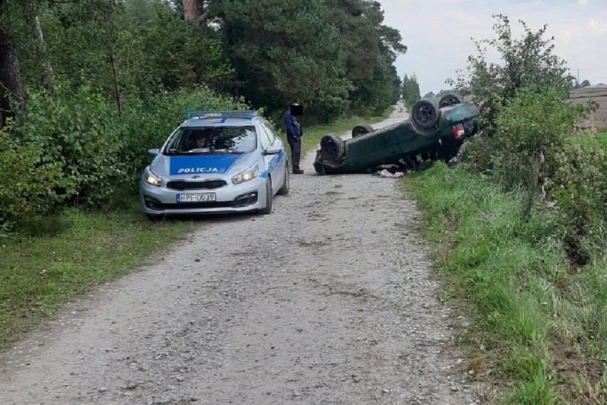 Gmina Masłowice. Pijana kierująca spowodowała kolizję, potem dachowała