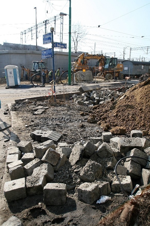 Przebudowa rynku w Katowicach: Tramwaje kursują w odwrotną stronę [WIDEO + ZDJĘCIA]