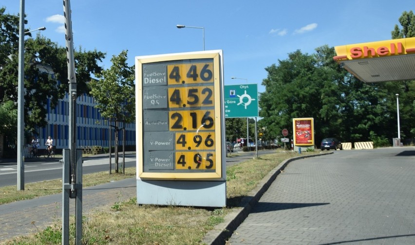 Shell, ul. Piłsudskiego
ON - 4,46 zł
95 - 4,52 zł
LPG - 2,16...