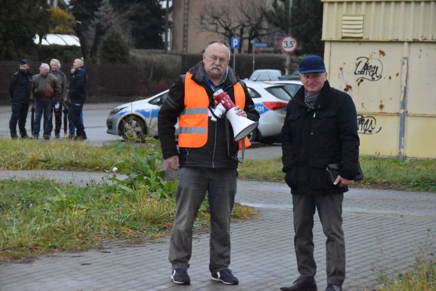 Mieszkańcy blokowali ruch na ul. Koszyckiej chodząc non stop...