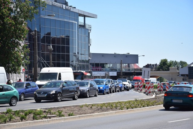 Korki w ostatnich dniach miały długość nawet kilkaset metrów. W Gorzowie to rzadki przypadek.