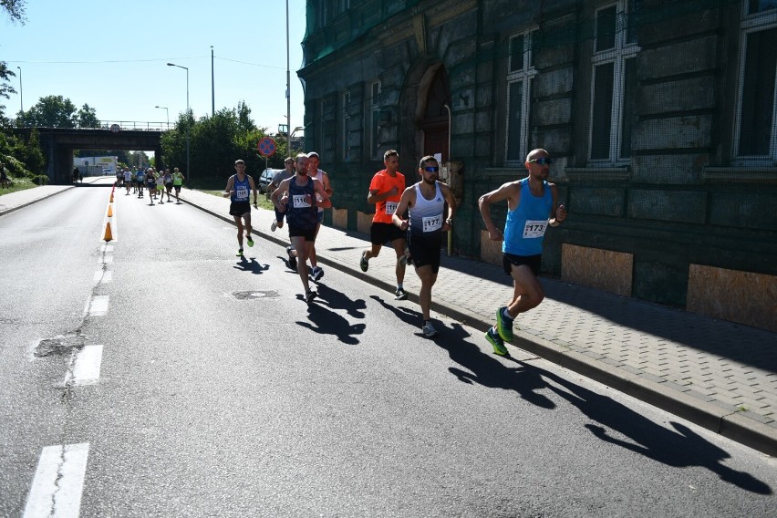 Ponad 200 biegaczy pokonało 10-kilometrową trasę. 36. Kostrzyńska Dziesiątka za nami!
