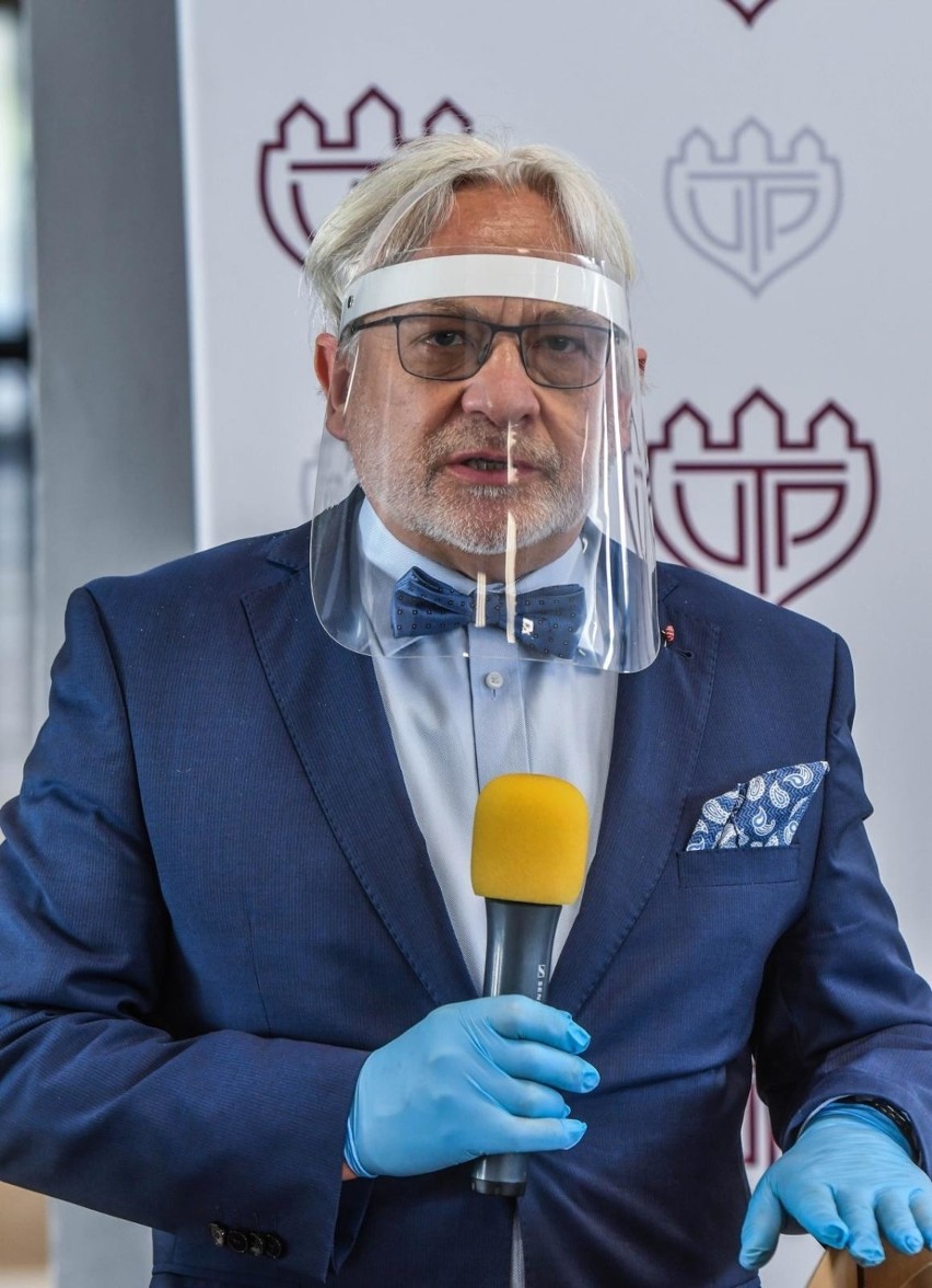 Wojciech Maksymowicz to neurochirurg, profesor nauk...
