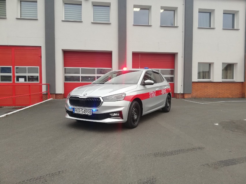 Krotoszyńscy strażacy pozyskali nowy samochód operacyjny [ZDJĘCIA]  
