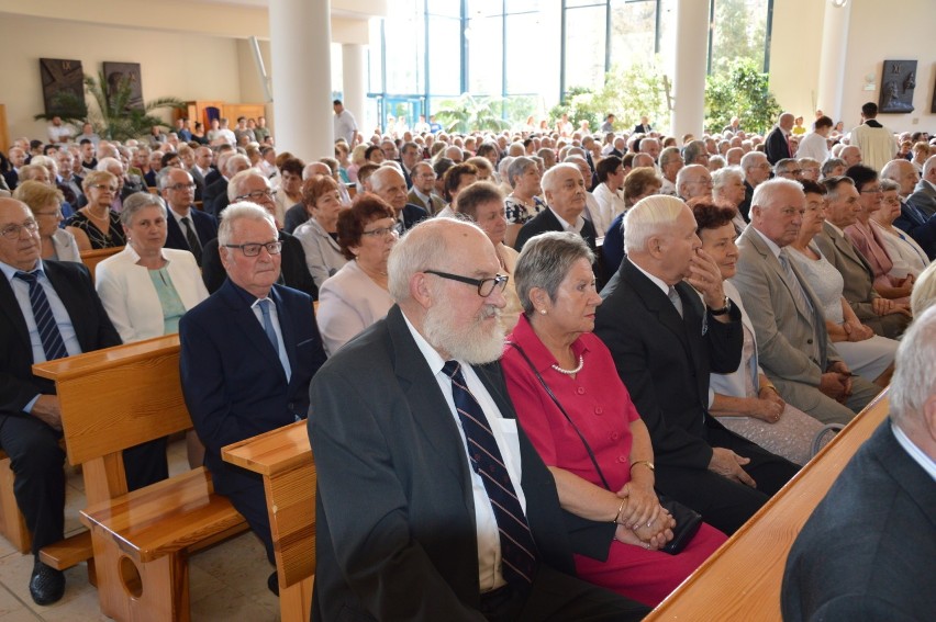 Razem przeżyli 50 lat. 600 par małżeńskich spotkało się na pielgrzymce w Opolu
