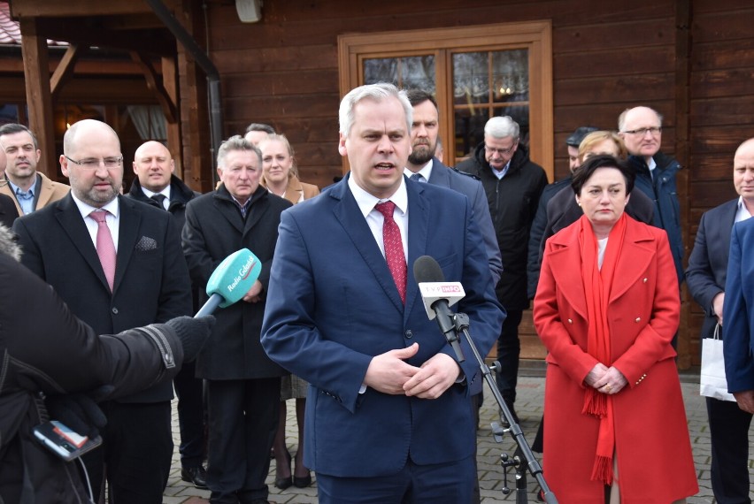 Gm. Miłoradz. Uchodźcy z Ukrainy docierają na Pomorze, samorządowcy spotkali się z europosłem 