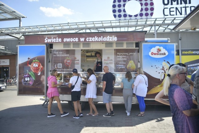 W sobotę mieszkańcy odwiedzali Food Truck Festivals w Radomiu.