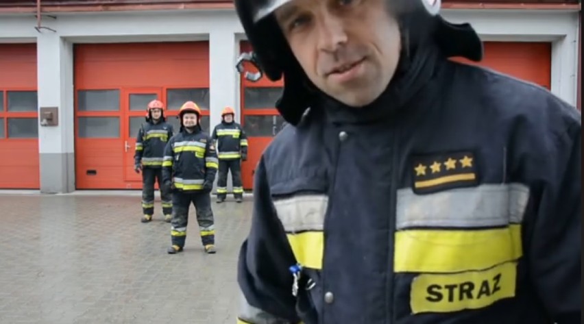 #Gaszyn Challenge. Strażacy z komendy w Radomsku też pompują dla Wojtusia
