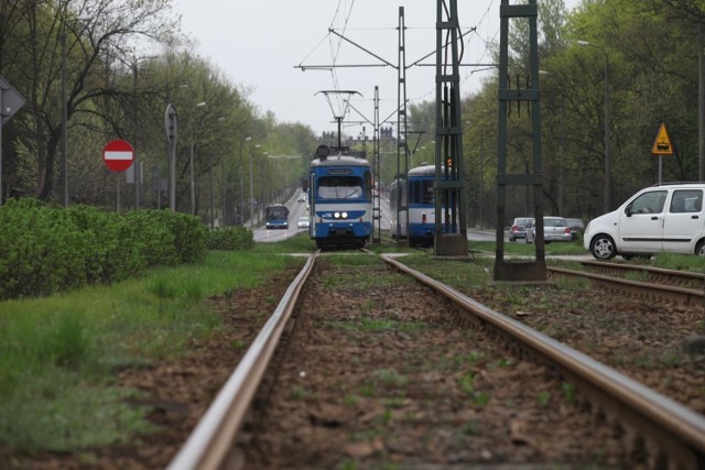 linie 16, 71, 76, 77 - zostaną zawieszone na okres wakacji;