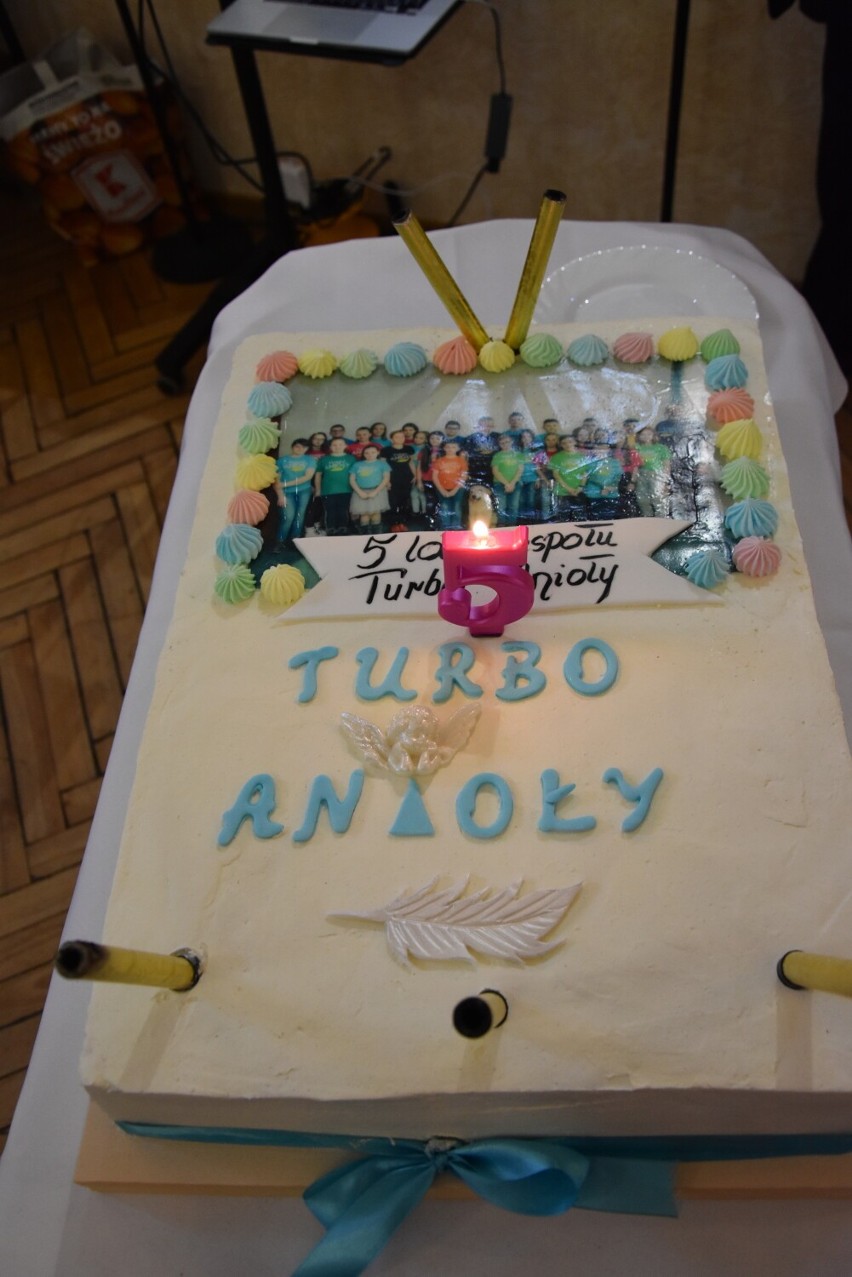 Piąta rocznica istnienia scholi Turbo Anioły w parafii w...