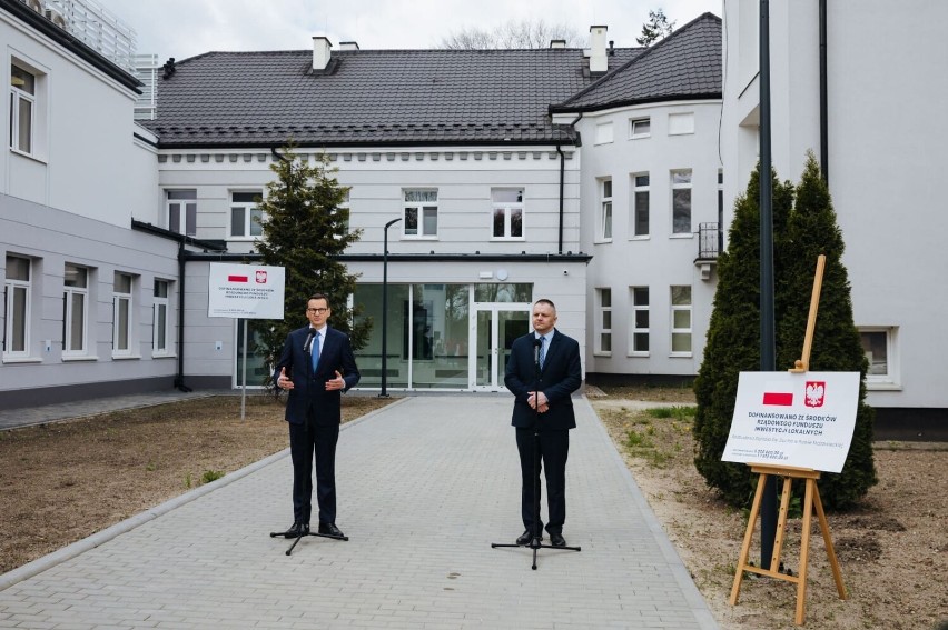 Premier Mateusz Morawiecki odwiedził dzisiaj szpital w Rawie...