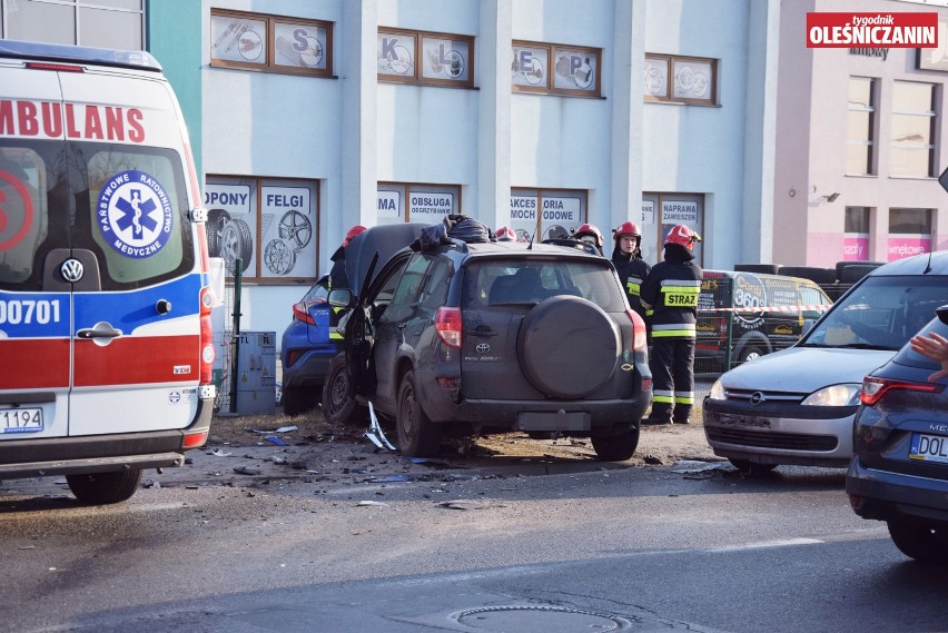 Wypadek na skrzyżowaniu Wojska Polskiego i Nowowiejskiej w Oleśnicy