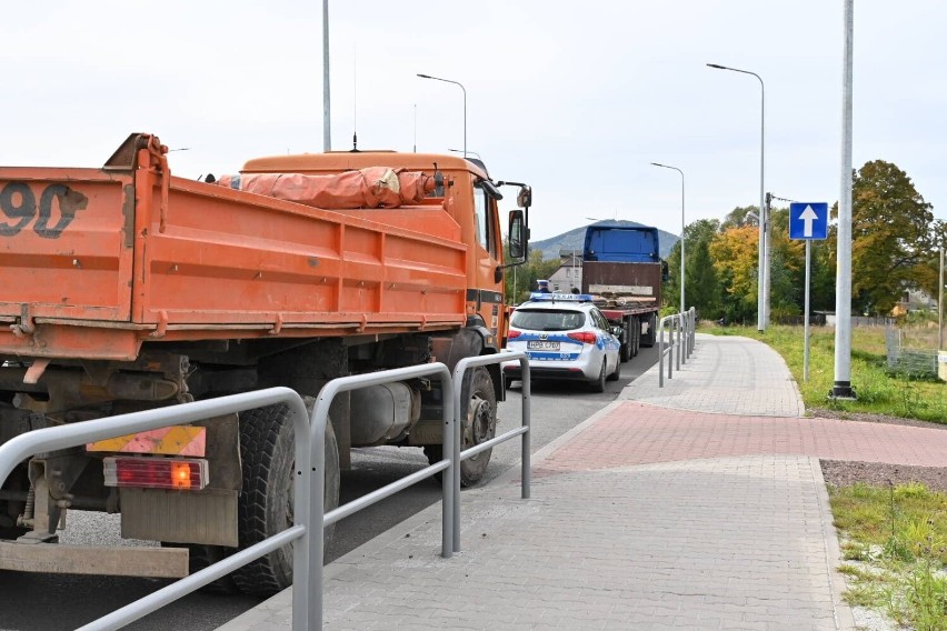 Wszystko przez samochód ciężarowy, który zablokował wyjazd...